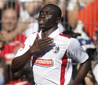 Papiss Cissé célèbre son but